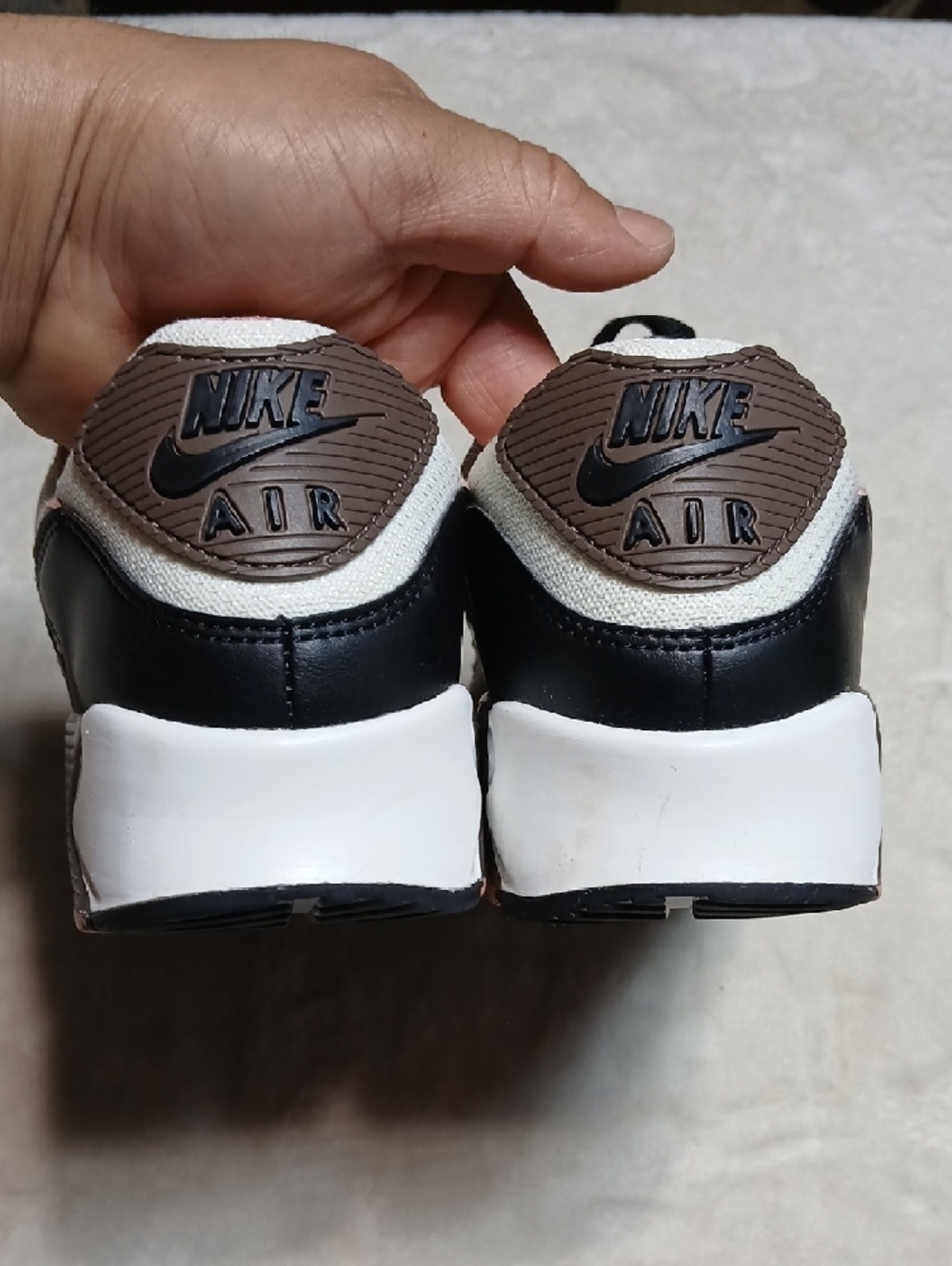Nike Air Max Sneakers in Pink, Black,White & Gray Size 9 Mens - Picture 5 of 8